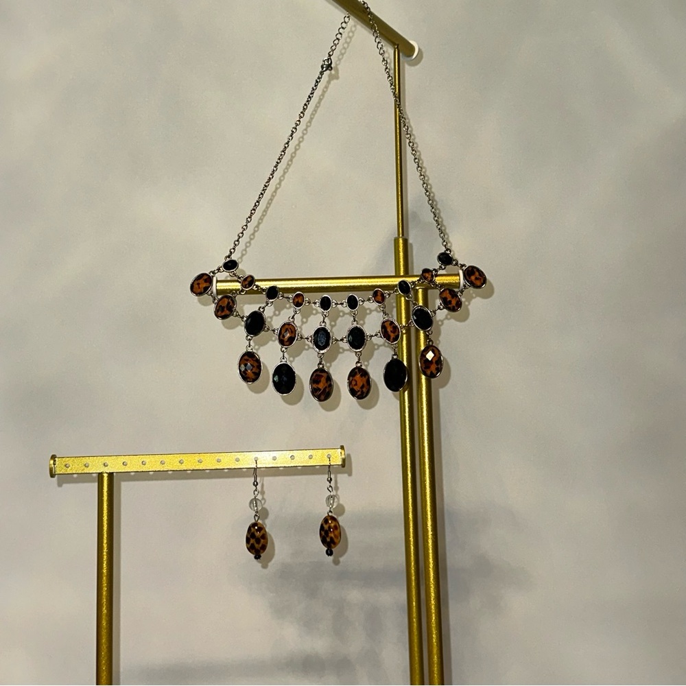 Necklace & hook earrings set